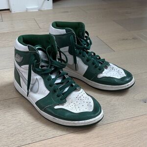 Air Jordan 1 Mid Men’s Size 11 Green and White High-Top Sneakers